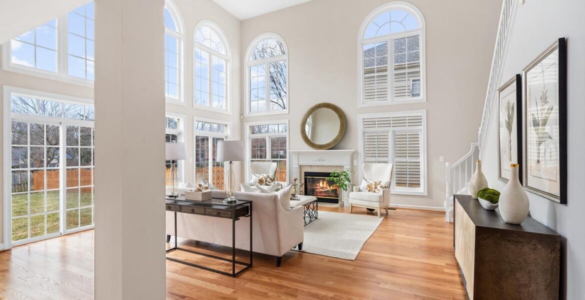 BA brick brick-front colonial