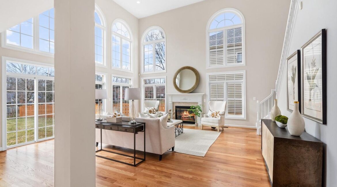 BA brick brick-front colonial