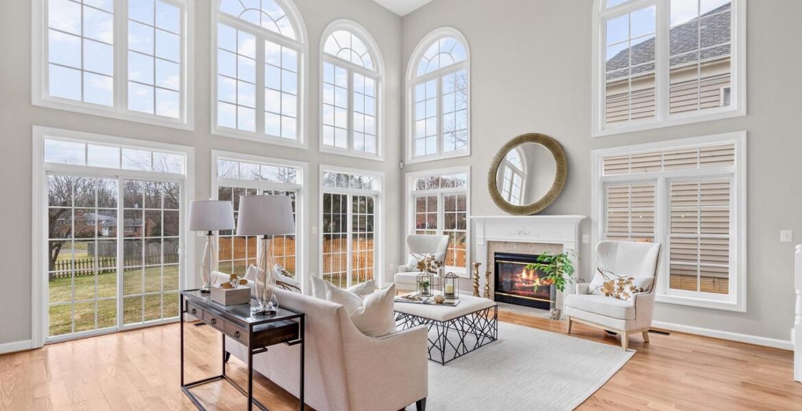 BA brick brick-front colonial