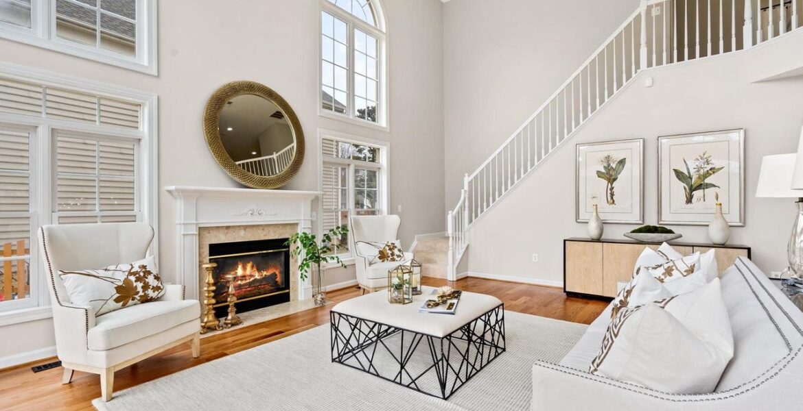 BA brick brick-front colonial