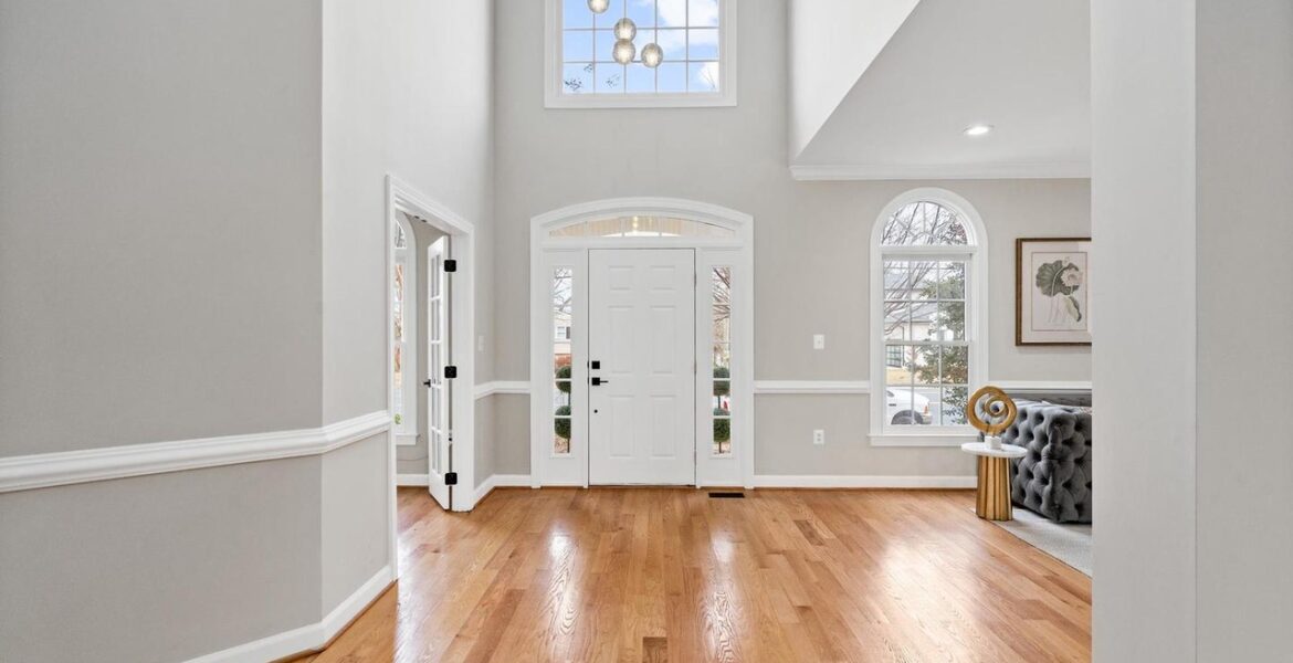 BA brick brick-front colonial