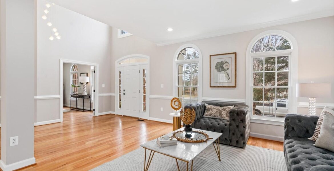 BA brick brick-front colonial