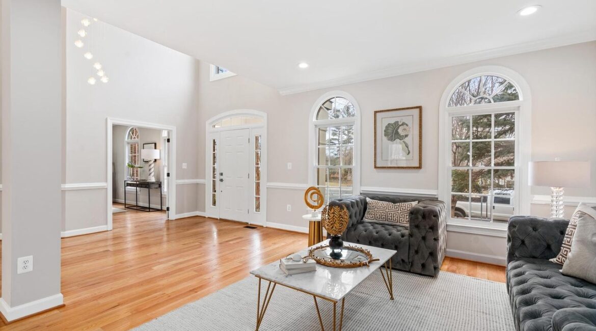 BA brick brick-front colonial